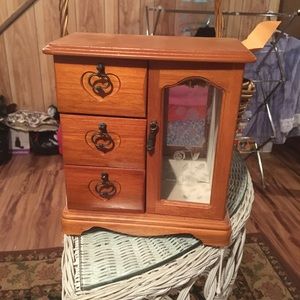 Jewelry box/ organizer